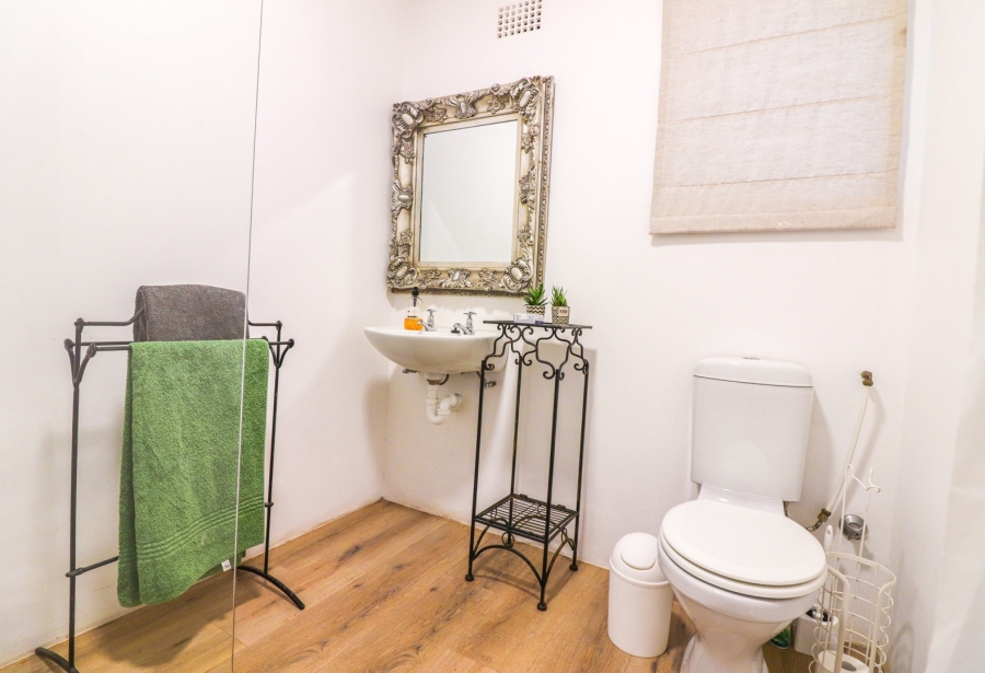 To Let 2 Bedroom Property for Rent in Voelklip Western Cape